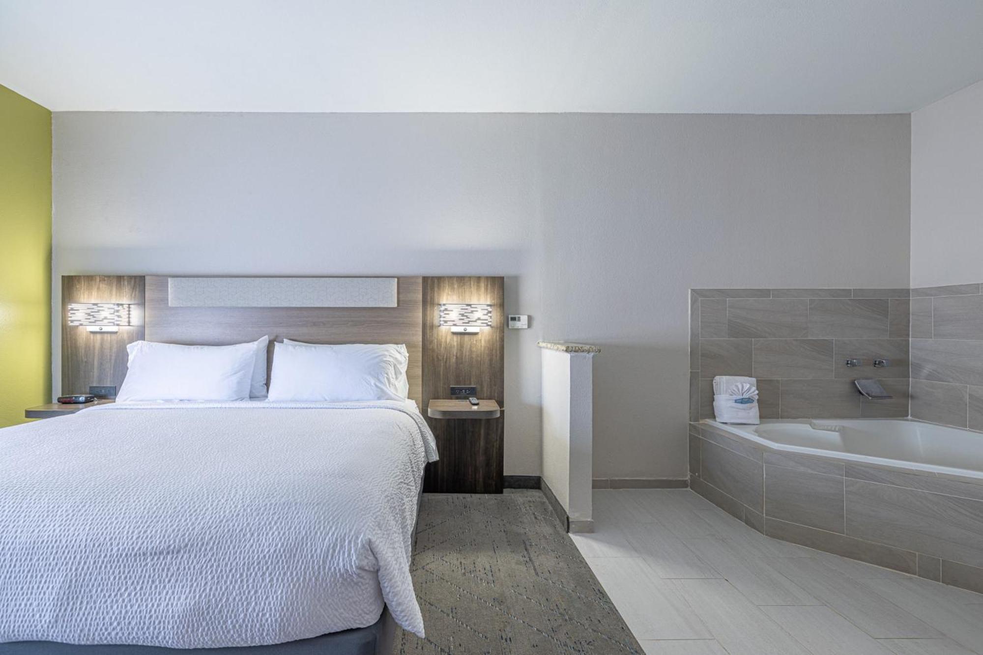Holiday Inn Express & Suites College Station By Ihg Zewnętrze zdjęcie